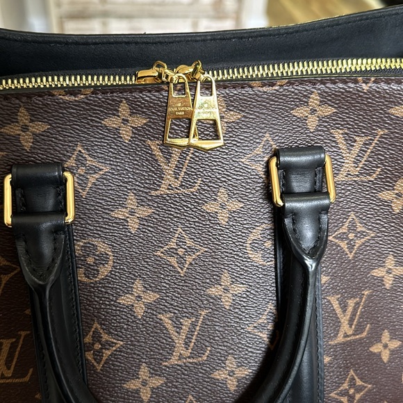 Soufflot MM Tote monogram canvas - Picture 15 of 16